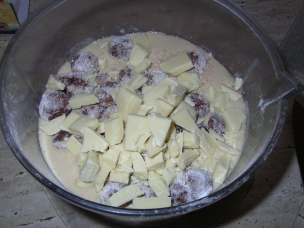 Bábovka s bielou čokoládou a čerešňami (fotorecept) - obrázok 2