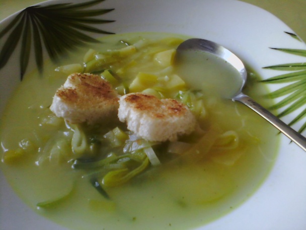 Rýchla jarná pórová polievka - obrázok 1