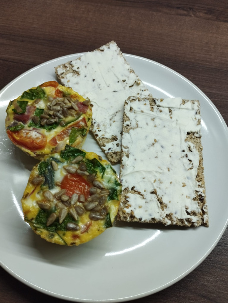 Raňajkové vajíčkové muffiny - obrázok 3