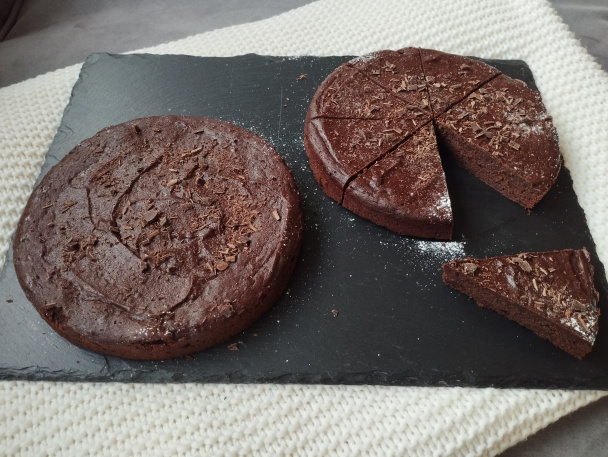 Gaštanovo-čokoládový koláčik s vôňou rumu - obrázok 3