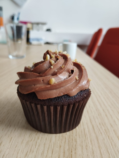 Čokoládové cupcakes s marhuľami - obrázok 7