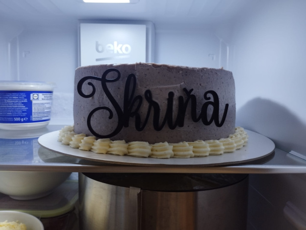 Čučoriedková torta so želé vkladom - obrázok 8