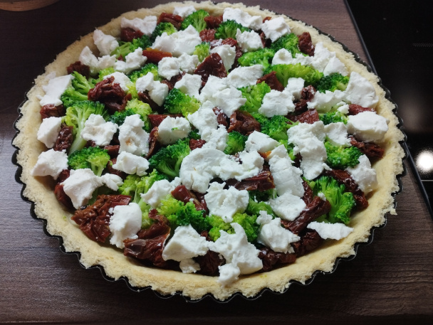 Quiche s kozím syrom, brokolicou a sušenými paradajkami od Romana Paulusa (fotorecept) - obrázok 7