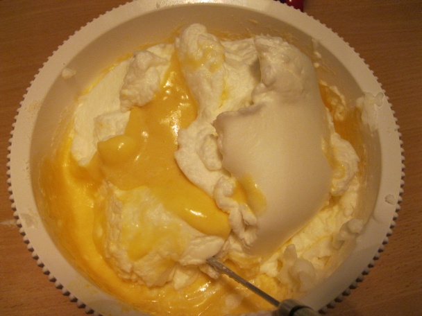 Obrátený piškótovo-makový jablčník (fotorecept) - obrázok 3