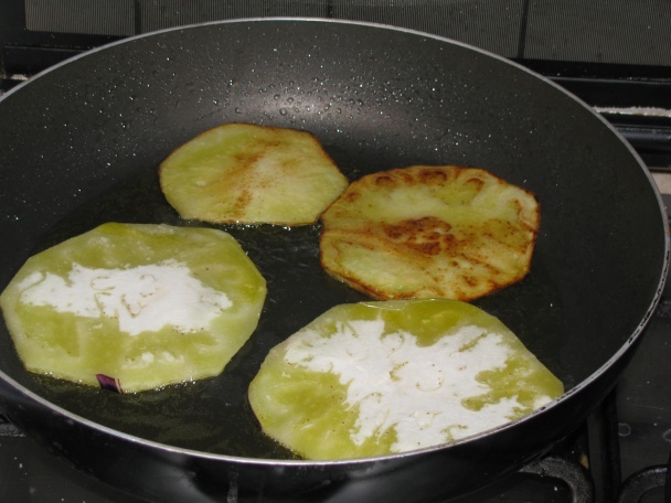 Melanzane alla parmigiana - vrstvené baklažány (fotorecept) - obrázok 3