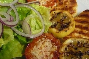 Syr Halloumi, paradajky a citróny na grile - obrázok 4