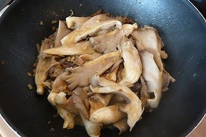 Hliva na smotane s polentou (fotorecept) - obrázok 7