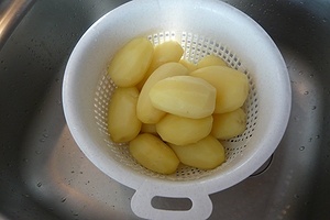 Teľacie pečené na zeleri so špargľou a korenistými zemiakmi (fotorecept) - obrázok 2