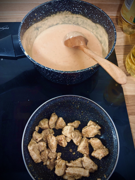 Špagety s kuracím mäsom a paradajkovo-syrovou omáčkou (fotorecept) - obrázok 5