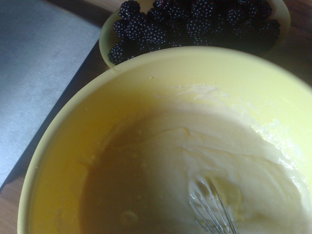 Černicovo-višňový rýchly koláč (fotorecept) - obrázok 2