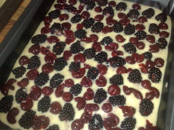 Černicovo-višňový rýchly koláč (fotorecept) - obrázok 4