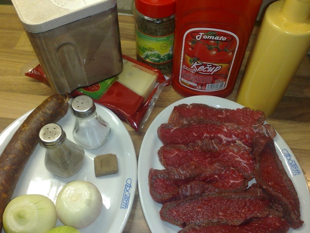 Hovädzie s klobáskou z jedného hrnca(fotorecept) - obrázok 1