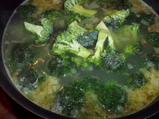 Brokolicová polievka so žihľavou (fotorecept) - obrázok 4