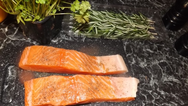 Losos s bylinkami a pečenými zemiakmi (fotorecept) - obrázok 2