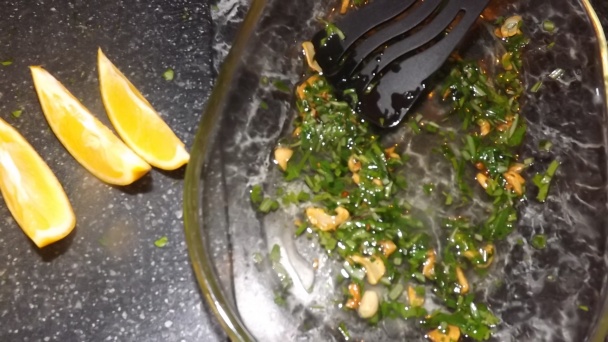 Losos s bylinkami a pečenými zemiakmi (fotorecept) - obrázok 5