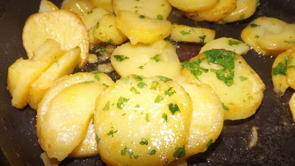 Losos s bylinkami a pečenými zemiakmi (fotorecept) - obrázok 7