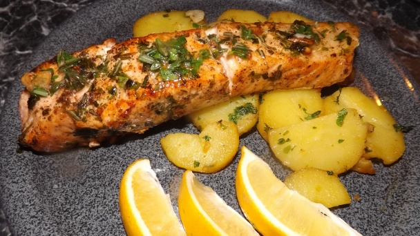 Losos s bylinkami a pečenými zemiakmi (fotorecept) - obrázok 10