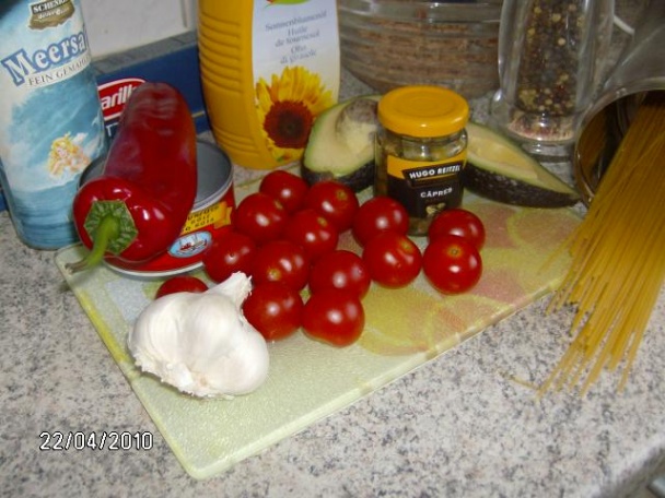 Spagetthi s tuniakom a avokádom - obrázok 1