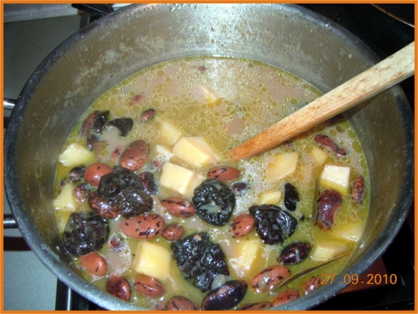 Fazuľa na husto s údenou krkovičkou (fotorecept) - obrázok 4