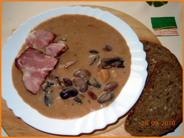 Fazuľa na husto s údenou krkovičkou (fotorecept) - obrázok 6