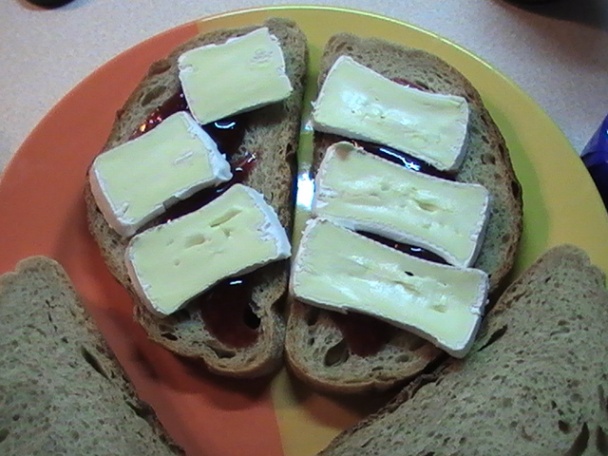 Toast s plesnivým (pre jazykových puritánov plesňovým) syrom (fotorecept) - obrázok 2