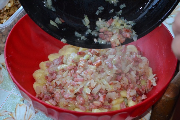 Gnochi s údeným na cibuľke - obrázok 11