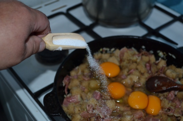 Knedľa s vajcom a ...... - obrázok 3