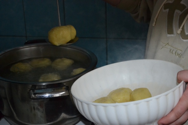 Moravské knedličky plnené údeným mäsom s kapustou (fotorecept) - obrázok 6