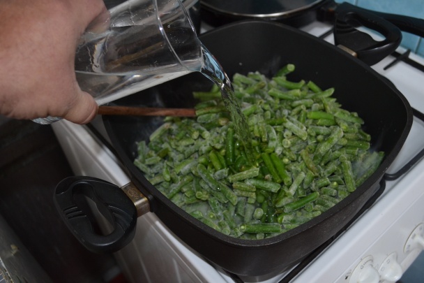 Fazuľové struky s grilovaným kurčaťom - obrázok 4