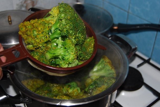 Vyprážaná brokolica so zemiakovým pyré - obrázok 3