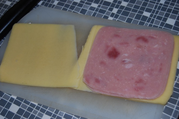 Vysmážaný syr so šunkou alebo salámou (fotorecept) - obrázok 2