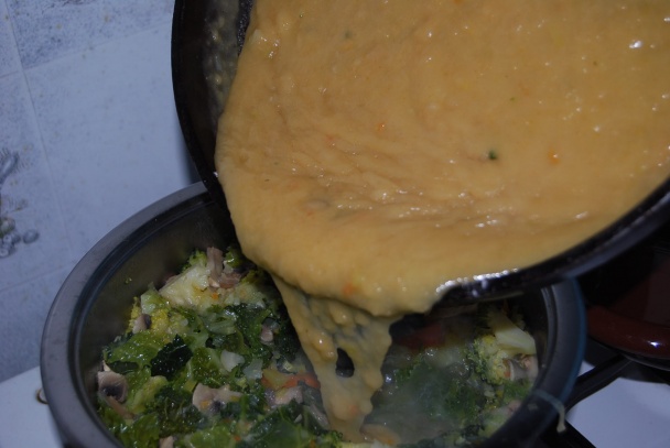 Česká ,,bramboračka,, s houbama - obrázok 13