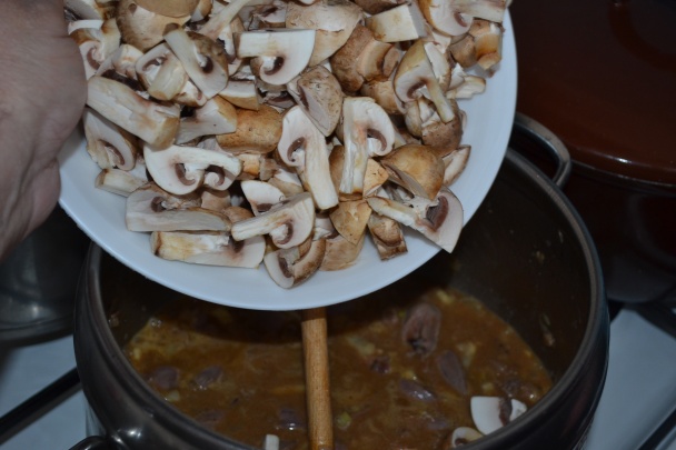Kuracie srdcia na šampiňónoch s hráškom (fotorecept) - obrázok 10