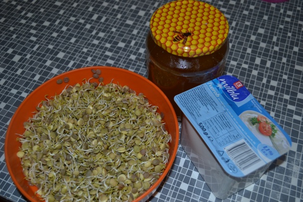 Šošovicové klíčky s tvarohom a medom - obrázok 8