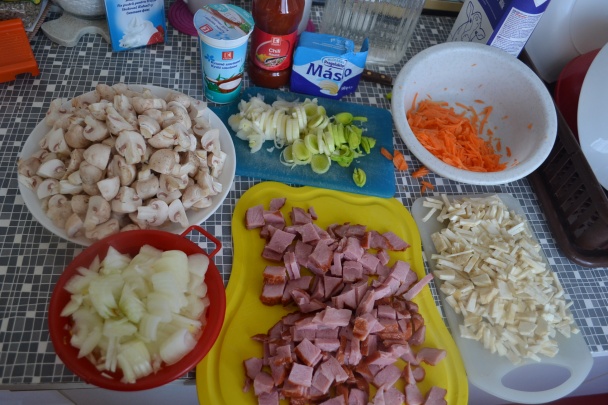 Šampiňóny na zelenine s údeným stehnom - obrázok 2