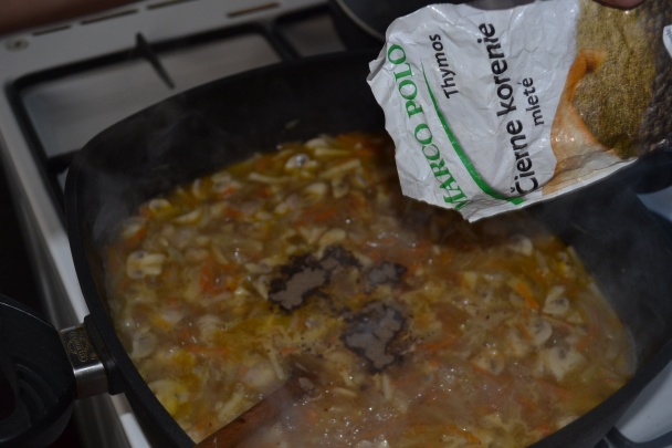 Šampiňóny na zelenine s údeným stehnom - obrázok 8