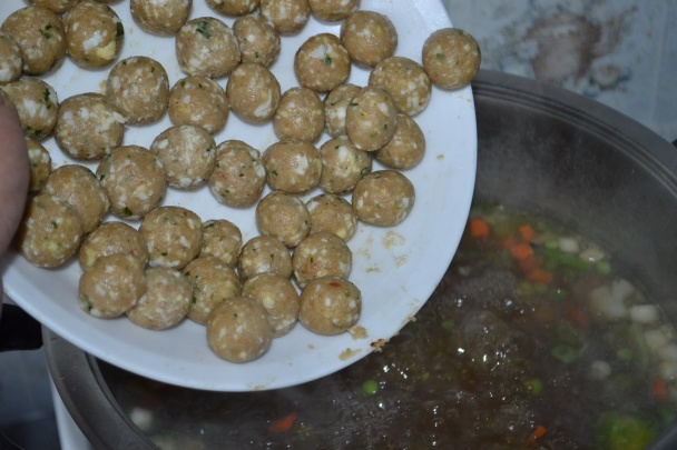 Polievka s drožďovými knedličkami (fotorecept) - obrázok 13