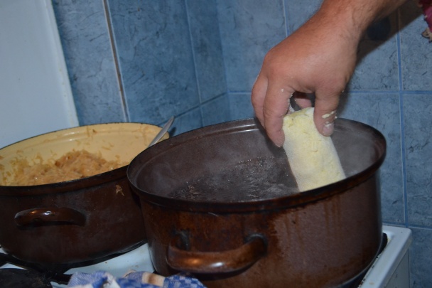 Zemiakové knedle s cibuľkou (fotorecept) - obrázok 6