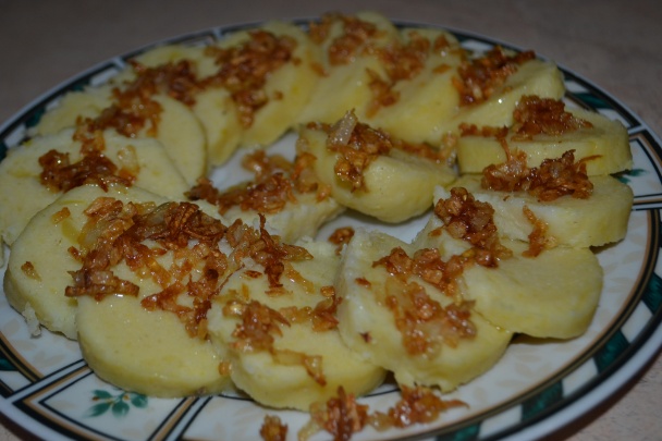 Zemiakové knedle s cibuľkou (fotorecept) - obrázok 9