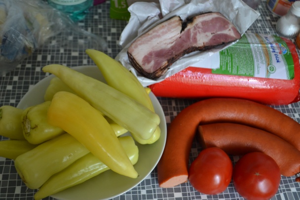 Zapečené papriky so syrom a salámou (fotorecept) - obrázok 1