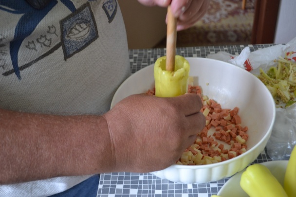 Zapečené papriky so syrom a salámou (fotorecept) - obrázok 5
