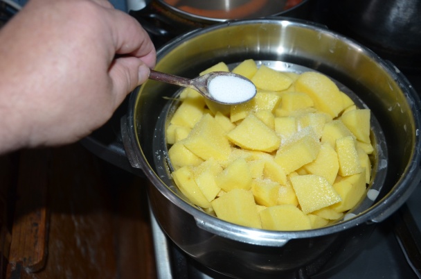 Kuracie prsia v údenom cesnakovom bôčiku (fotorecept) - obrázok 2