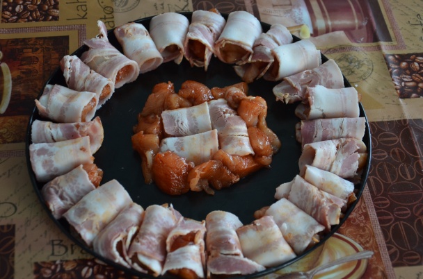 Kuracie prsia v údenom cesnakovom bôčiku (fotorecept) - obrázok 3