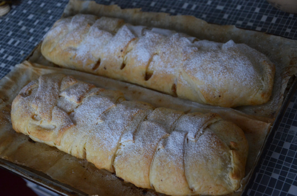 Štrúdľa s piškótami, jablkom a pudingom (fotorecept) - obrázok 5