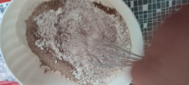 Perník s orechami a jablkami (fotorecept) - obrázok 3