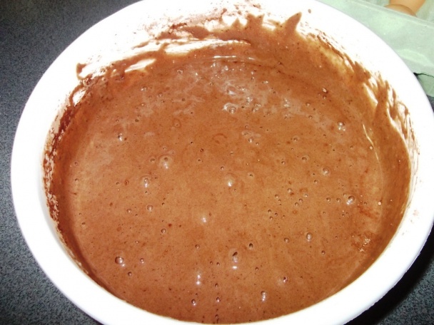 Čokoládová narodeninová torta (fotorecept) - obrázok 4