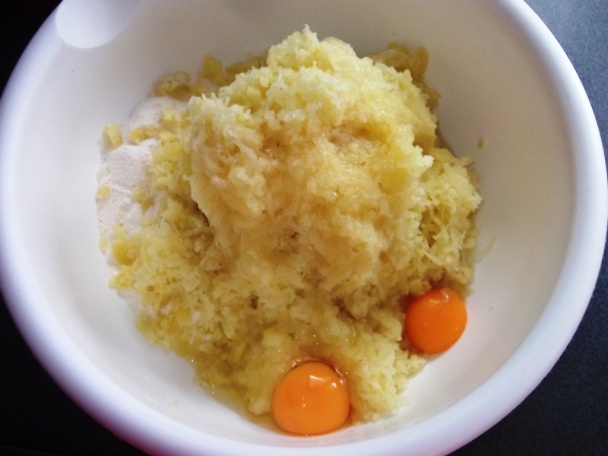 Plnené pirohy so smotanovým dresingom (fotorecept) - obrázok 5