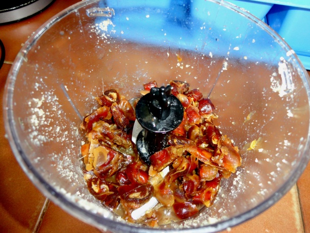 Raw orechovo-kakaový koláčik (fotorecept) - obrázok 5