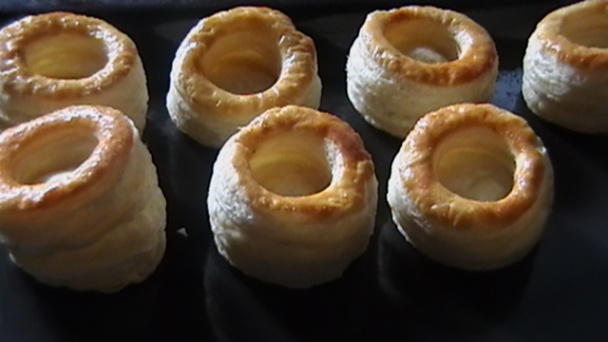 Vežičky s mäsovo-šampiónovou omáčkou (fotorecept) - obrázok 2