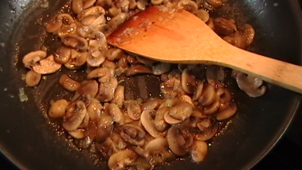 Pappardelle so smotanovo-šampiňónovou omáčkou (fotorecept) - obrázok 2
